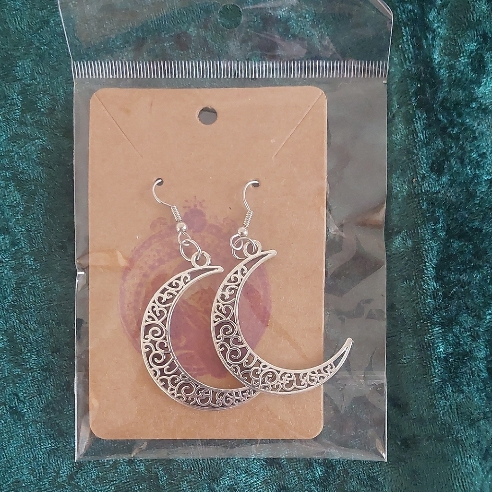 Silver Crescent Moon Earrings